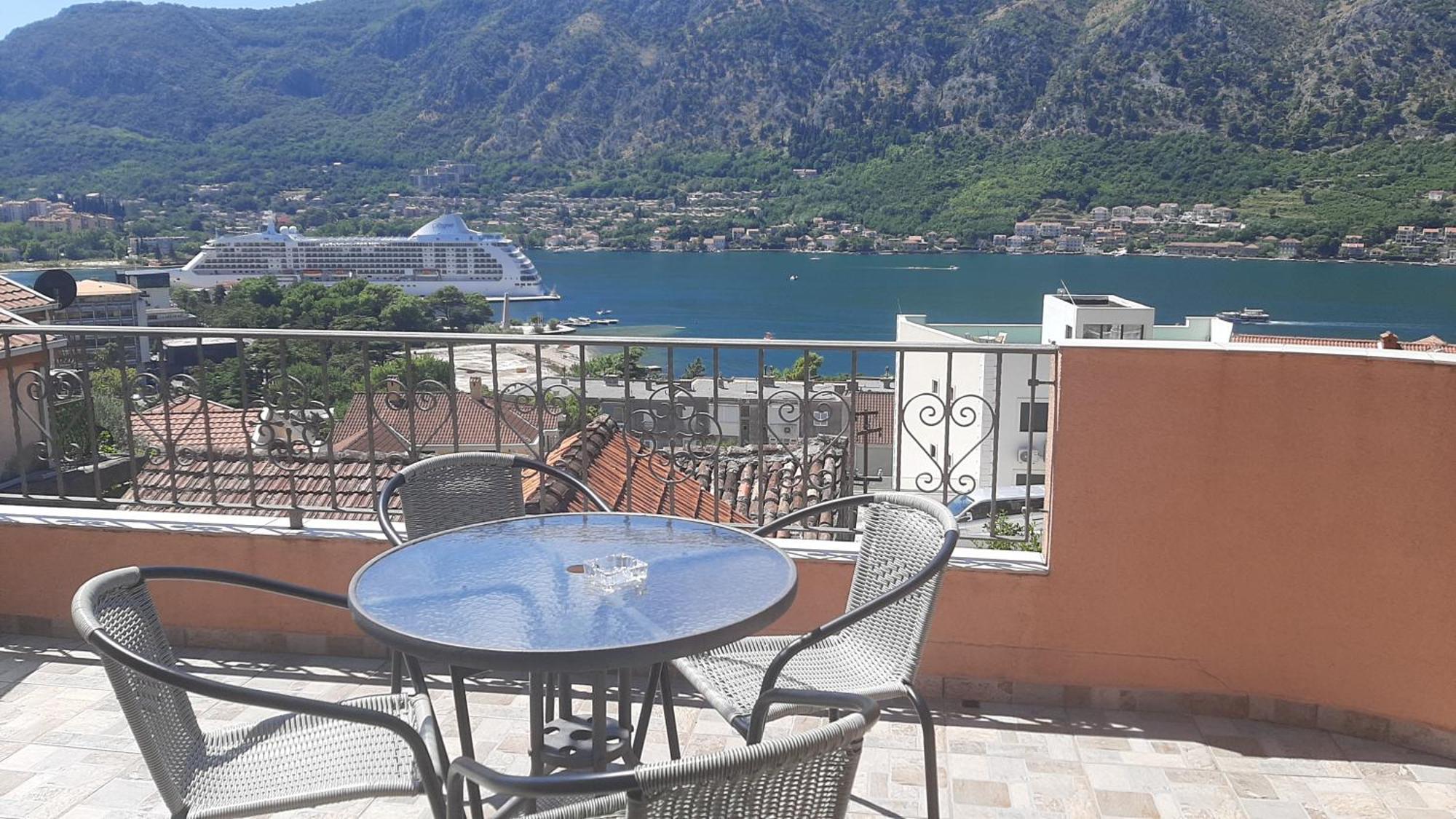 Apartments Krivokapic Kotor Exteriör bild